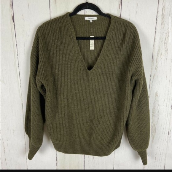 Madewell Sweaters - MADEWELL 🔴 V neck knit sweater